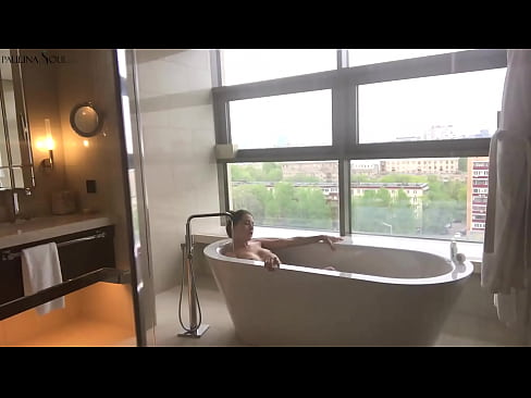 ❤️ Obrovská kočka vášnivě si honí kundu v koupelně Sex video u nás cs.hentaivost.ru ❌❤