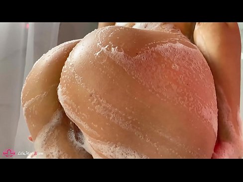 ❤️ Bruneta masturbuje kundu vibrátorem až k intenzivnímu orgasmu ve sprše Sex video u nás cs.hentaivost.ru ❌❤