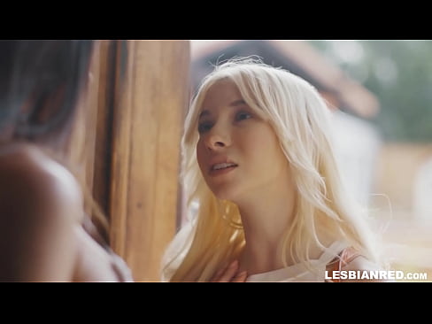 ❤️ Dívka se po několika měsících vrátí domů a skončí u lízání kundy své nevlastní matky Sex video u nás cs.hentaivost.ru ❌❤